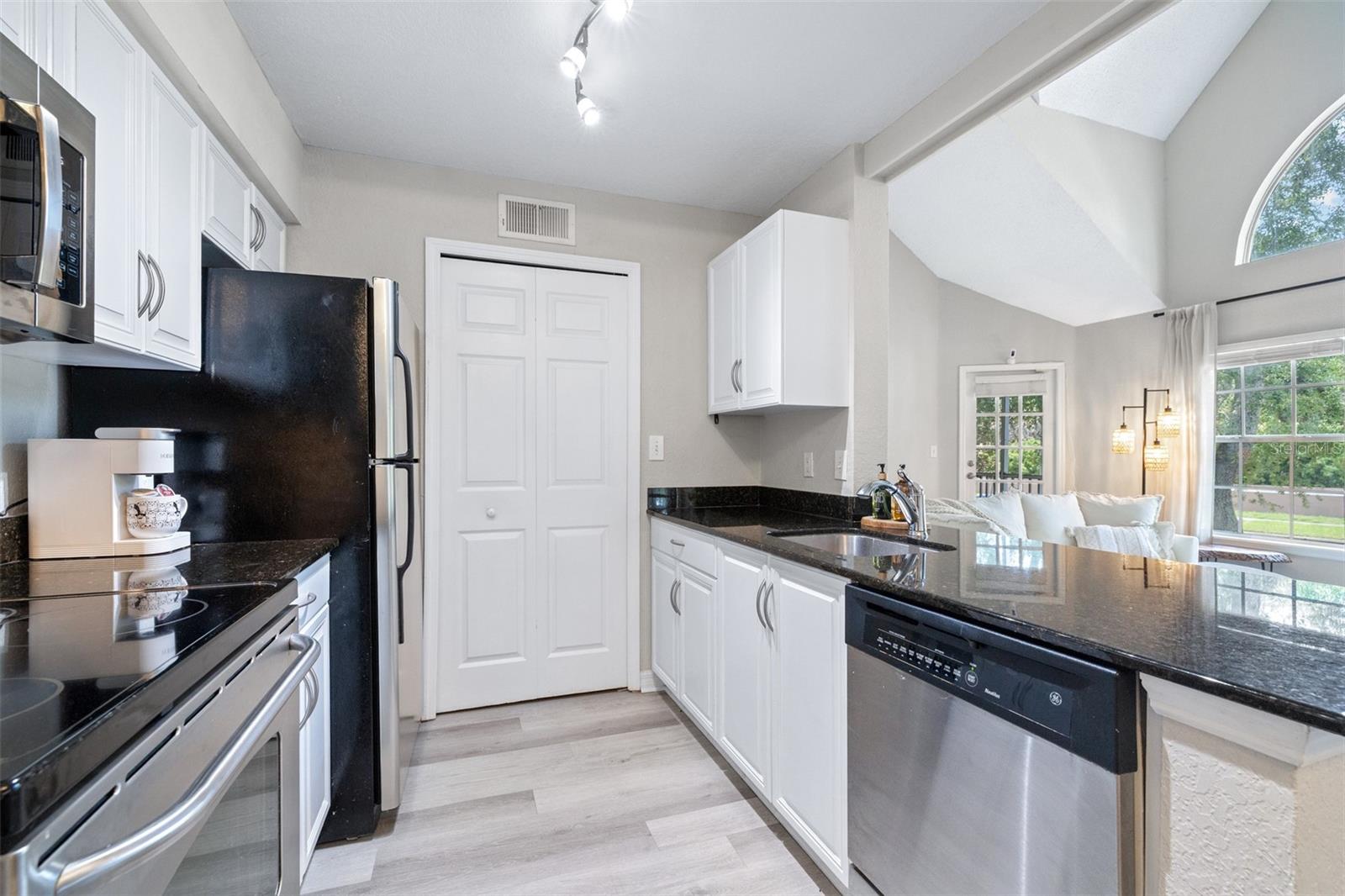 Image 12 of 46 For 3301 Haviland Ct  203