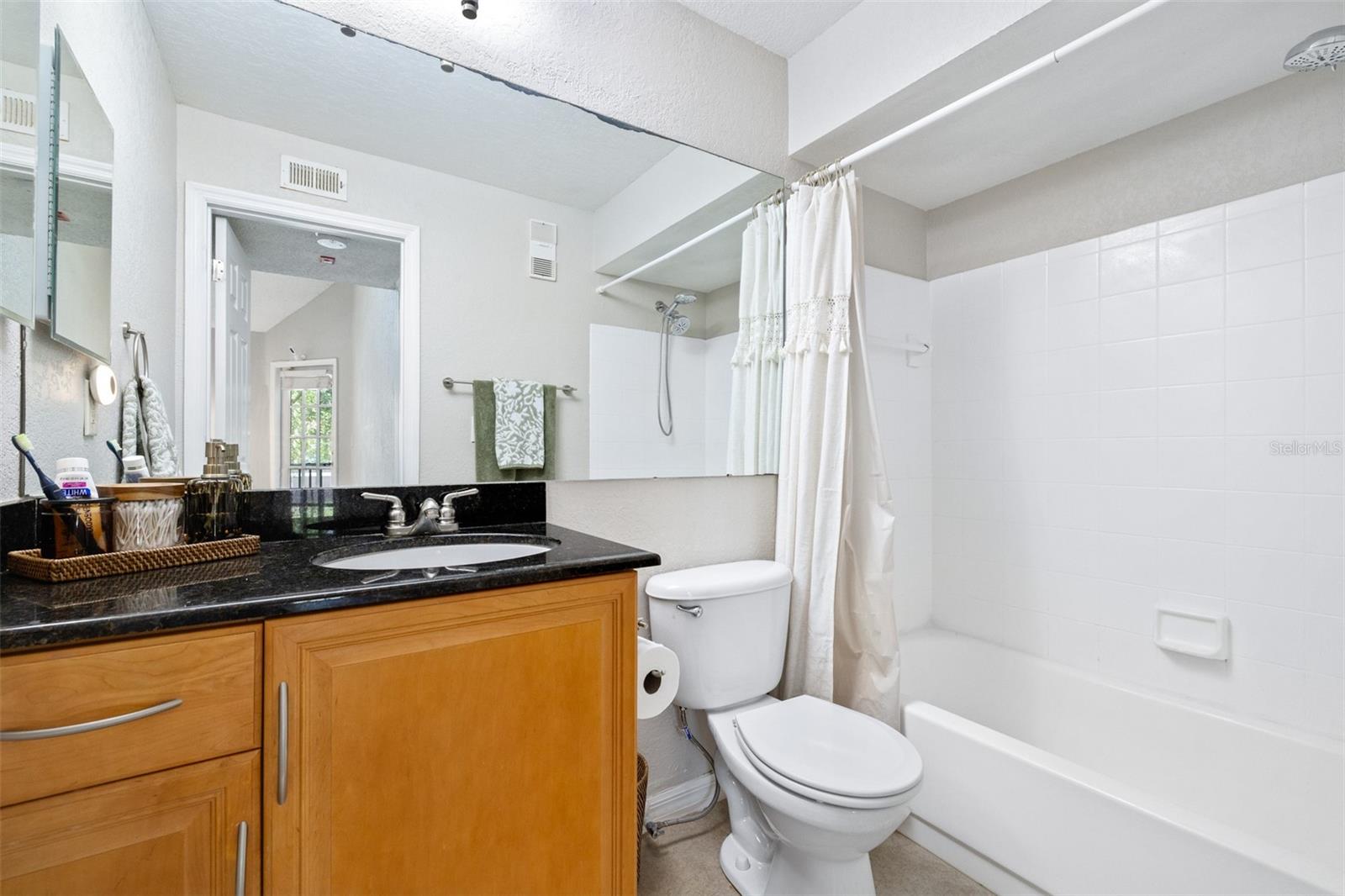 Image 25 of 46 For 3301 Haviland Ct  203