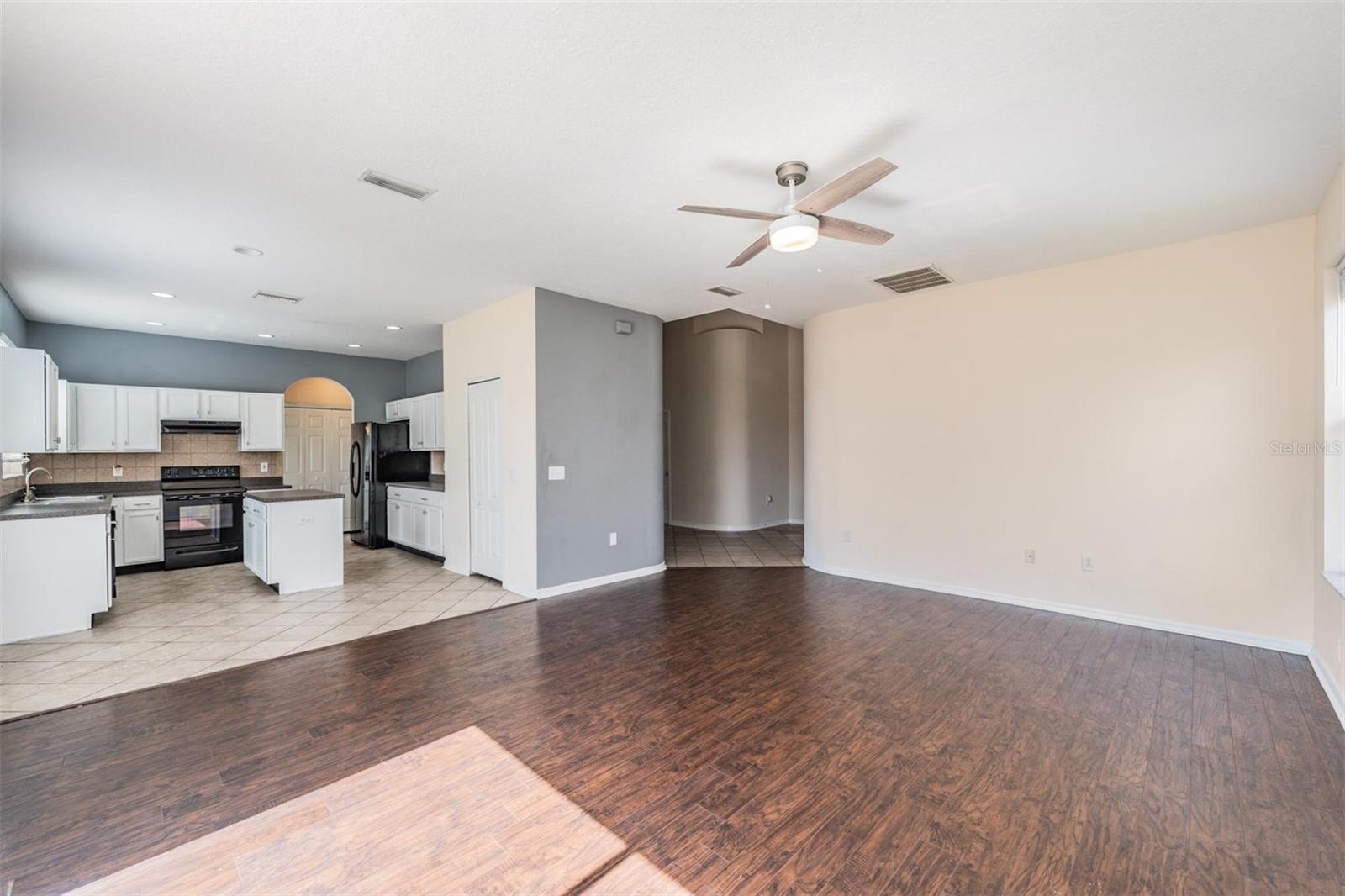 Image 10 of 37 For 419 Stone Briar Drive