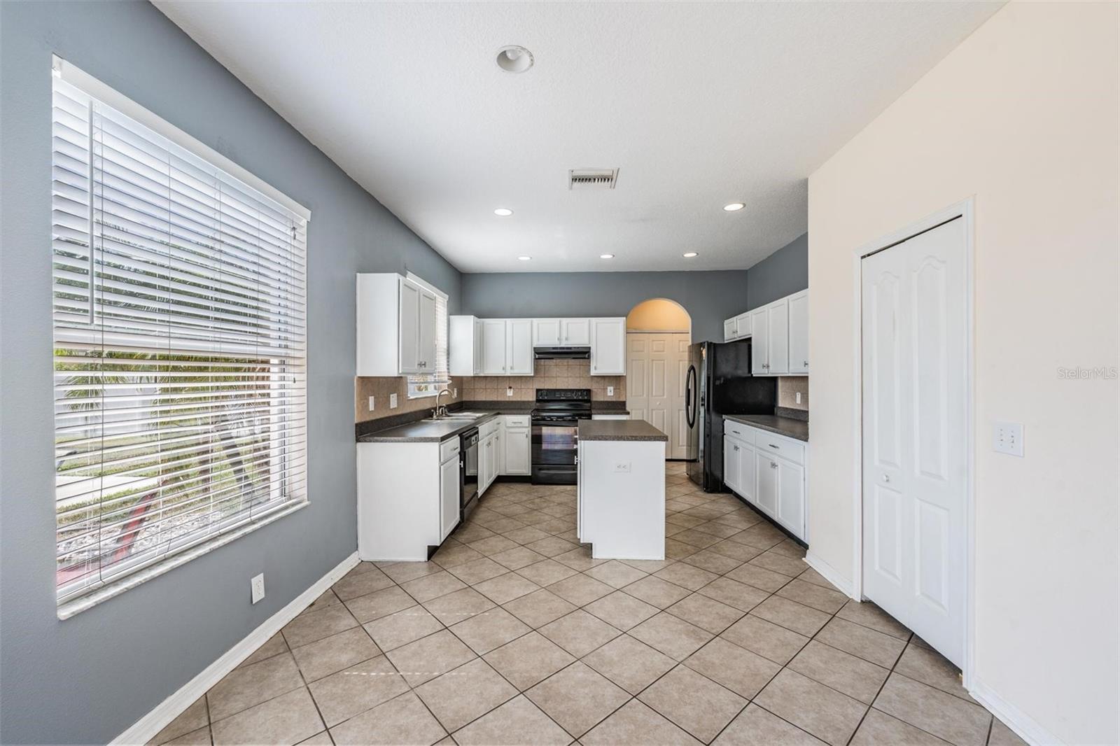 Image 11 of 37 For 419 Stone Briar Drive