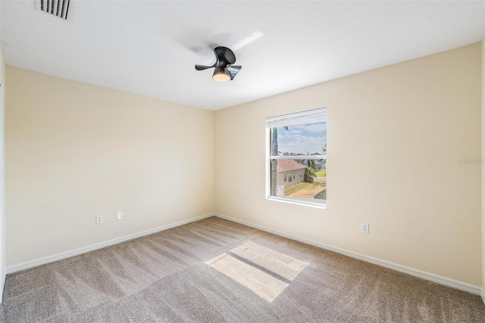 Image 22 of 37 For 419 Stone Briar Drive