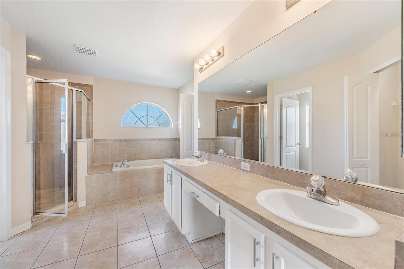 Image 28 of 37 For 419 Stone Briar Drive