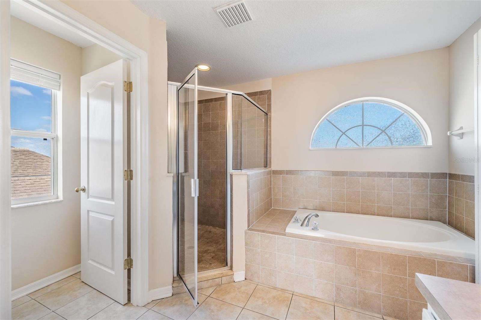 Image 29 of 37 For 419 Stone Briar Drive