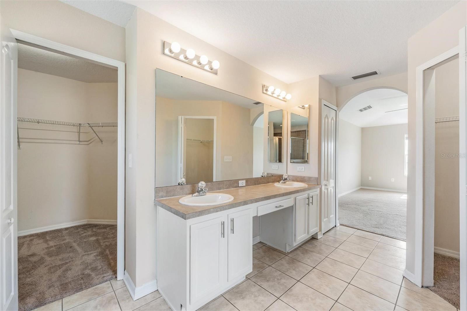 Image 30 of 37 For 419 Stone Briar Drive