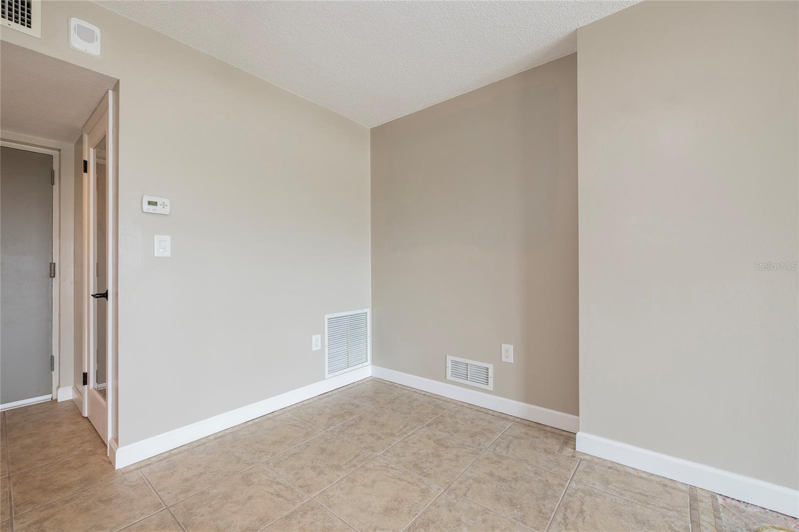 Image 10 of 41 For 4900 Brittany Drive S 613