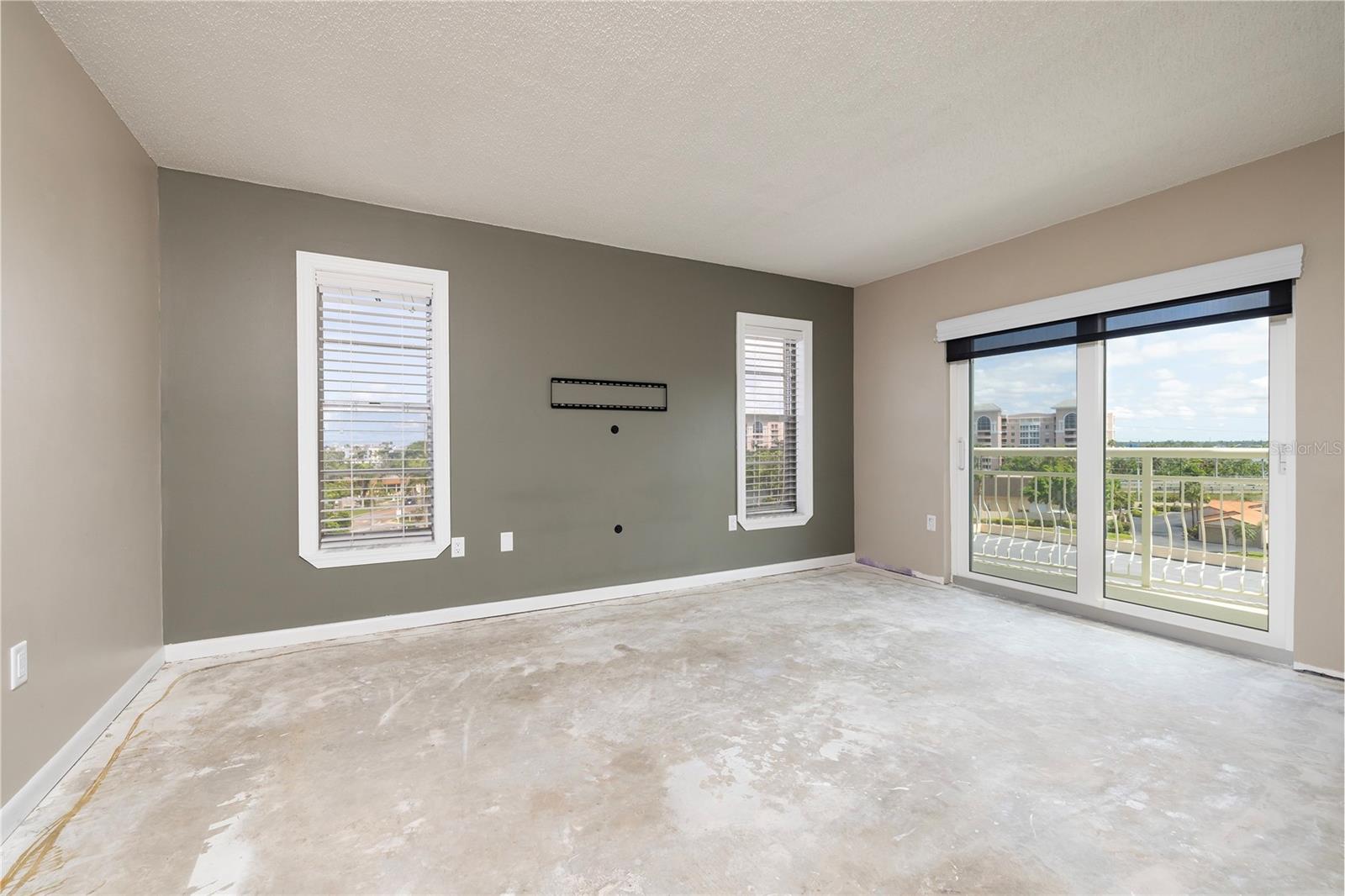 Image 13 of 41 For 4900 Brittany Drive S 613