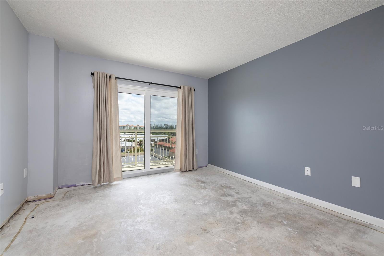 Image 17 of 41 For 4900 Brittany Drive S 613
