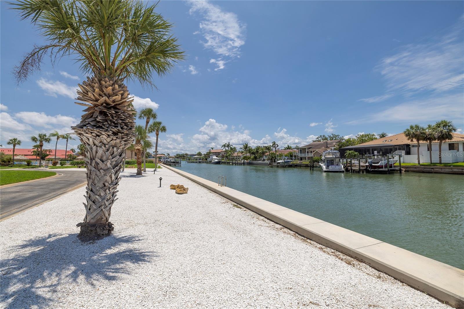 Image 34 of 41 For 4900 Brittany Drive S 613