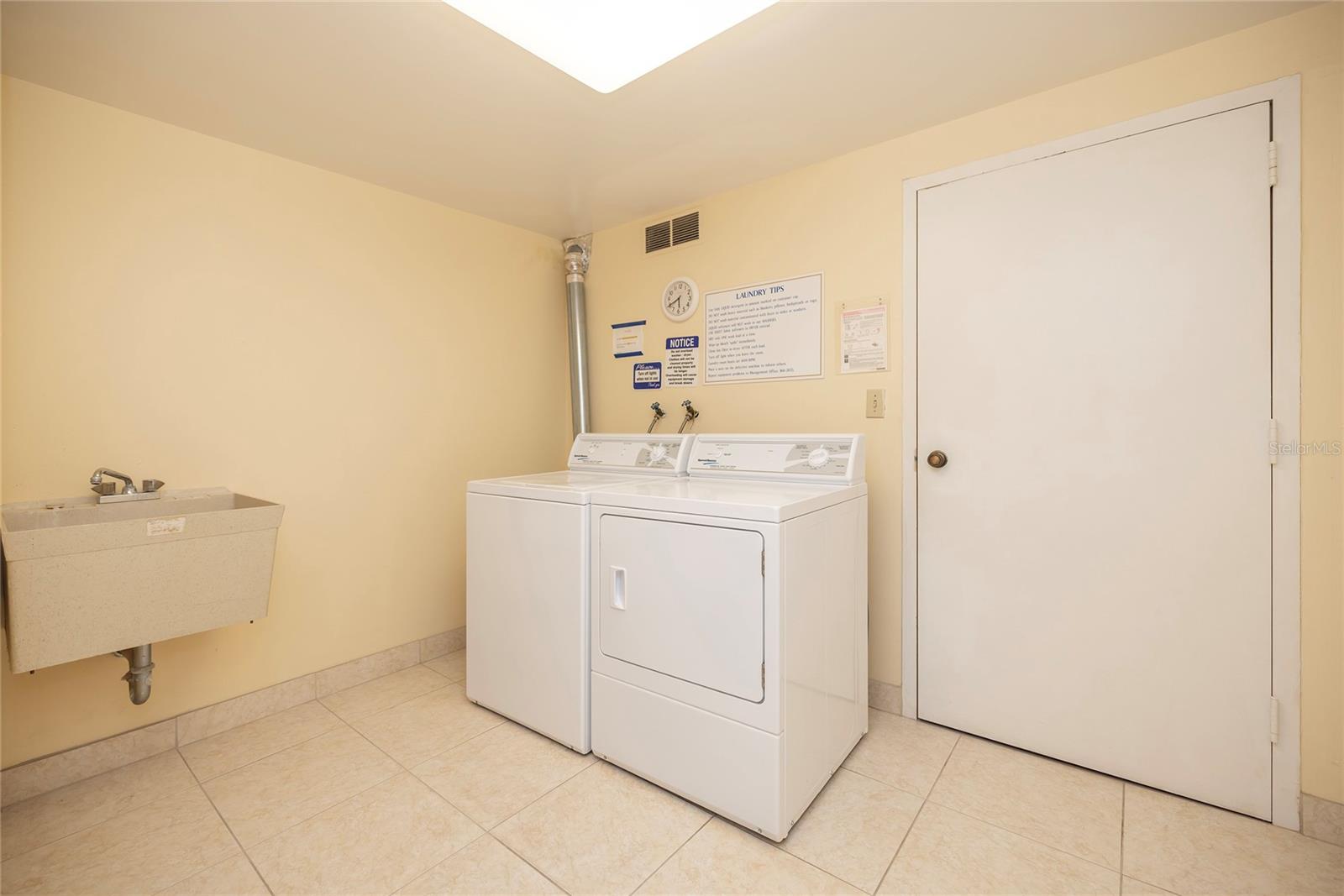 Image 40 of 41 For 4900 Brittany Drive S 613