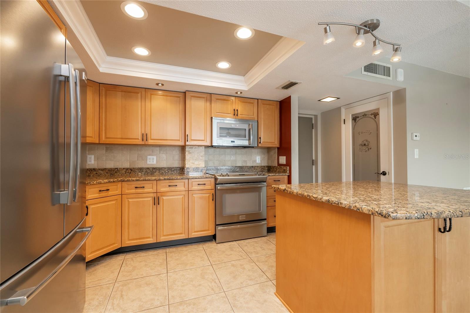 Image 7 of 41 For 4900 Brittany Drive S 613