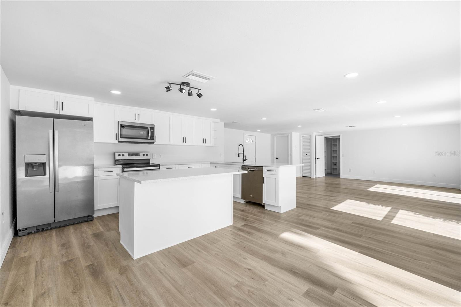 Image 10 of 49 For 9831 Scenic Drive