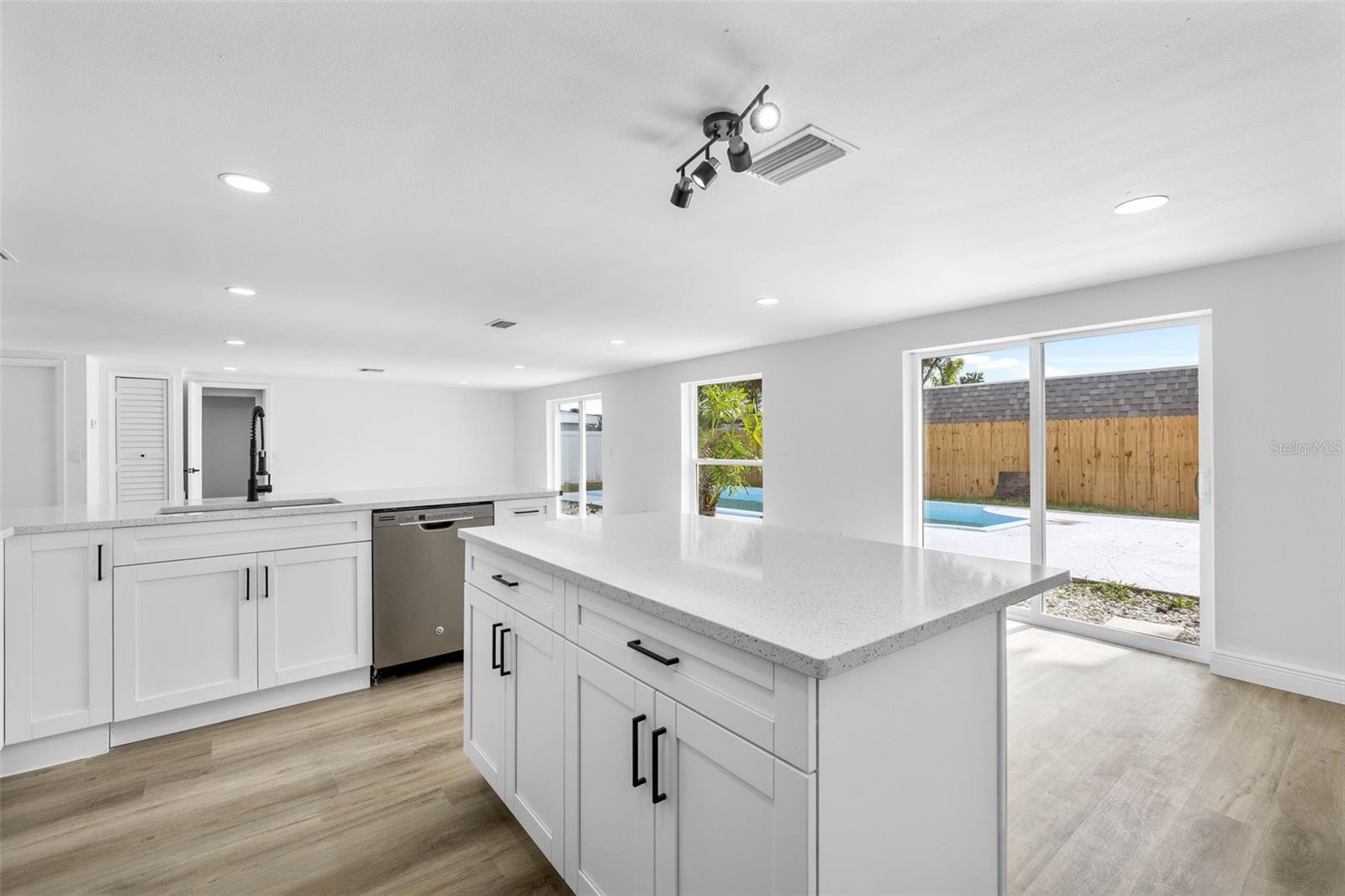 Image 11 of 49 For 9831 Scenic Drive