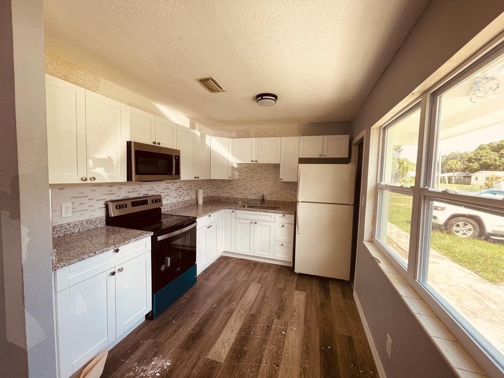 Image 3 of 6 For 517 73rd Avenue N 525
