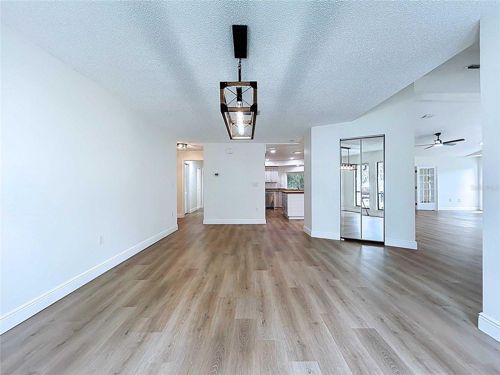 Listing photo id 8 for 6602 Winding Brook Drive