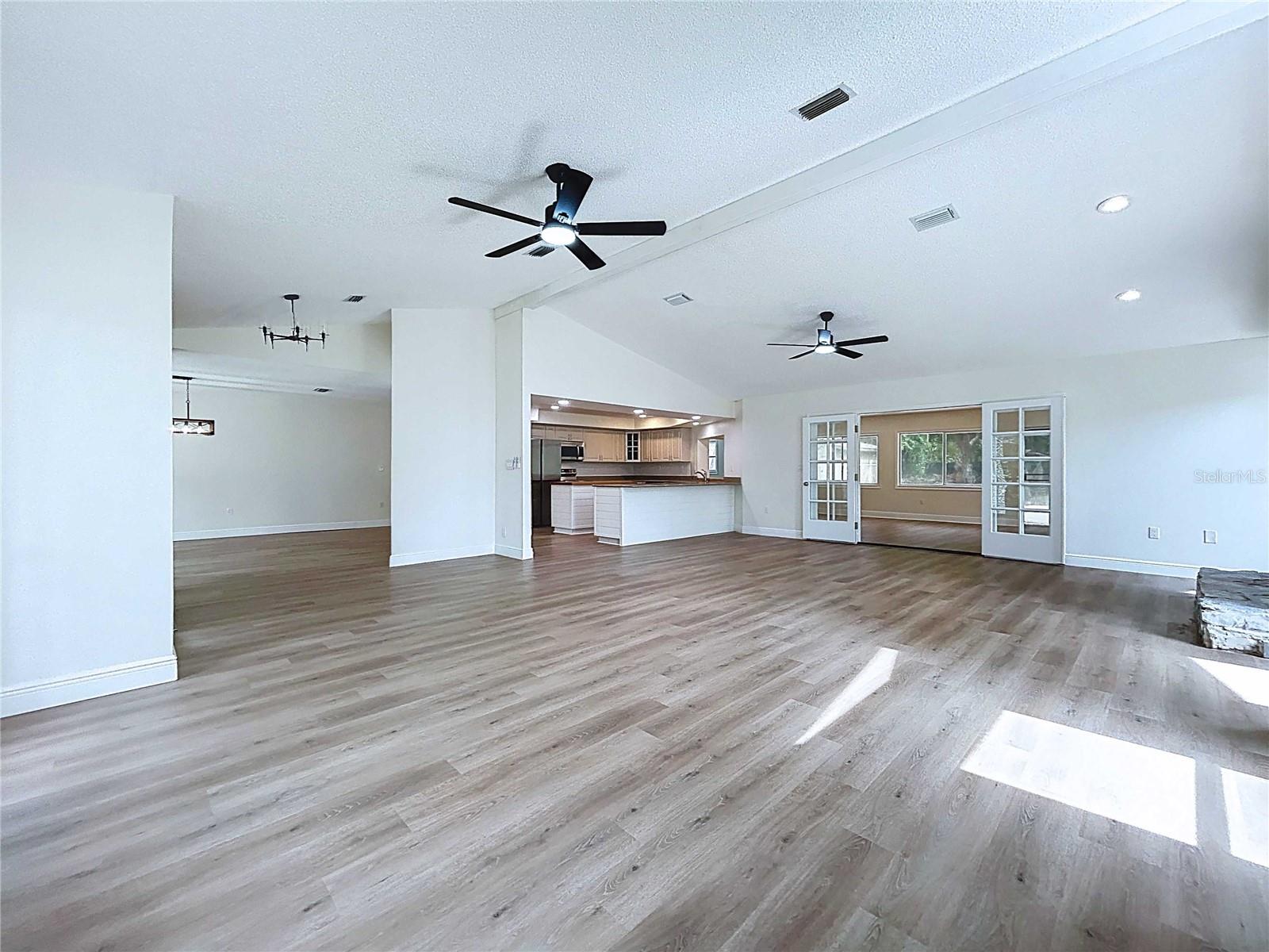 Listing photo id 11 for 6602 Winding Brook Drive
