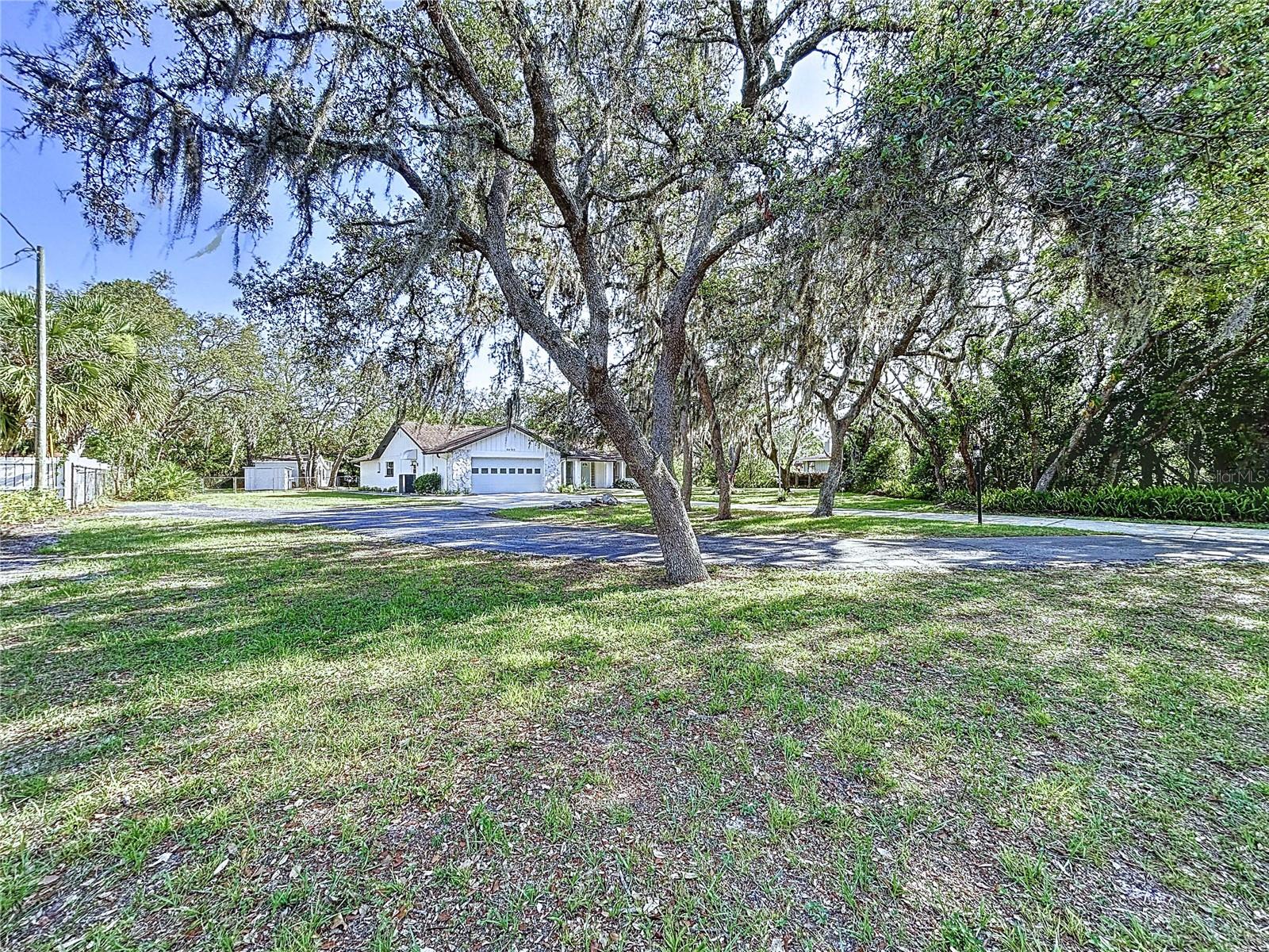 Listing photo id 16 for 6602 Winding Brook Drive