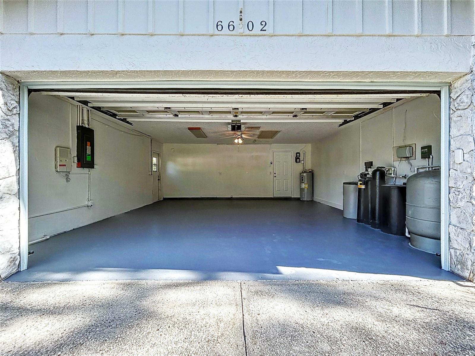 Listing photo id 18 for 6602 Winding Brook Drive