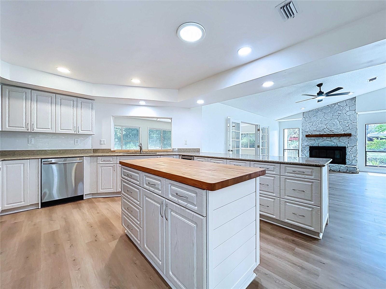 Listing photo id 32 for 6602 Winding Brook Drive