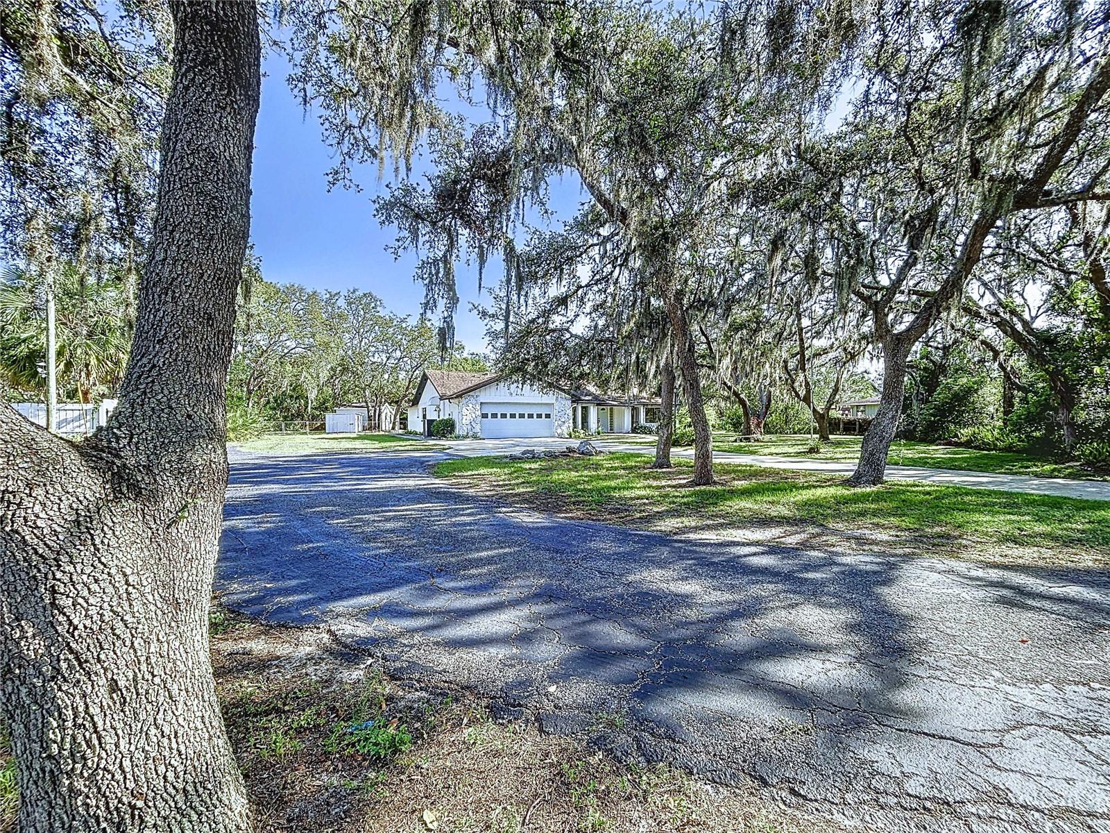 Listing photo id 47 for 6602 Winding Brook Drive