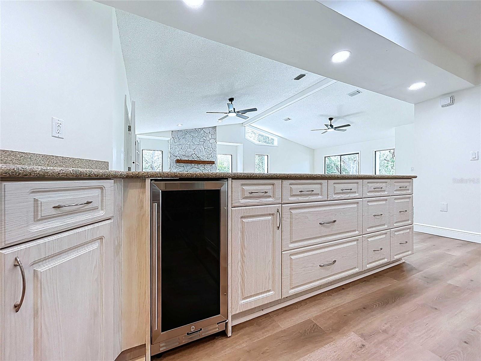 Listing photo id 4 for 6602 Winding Brook Drive