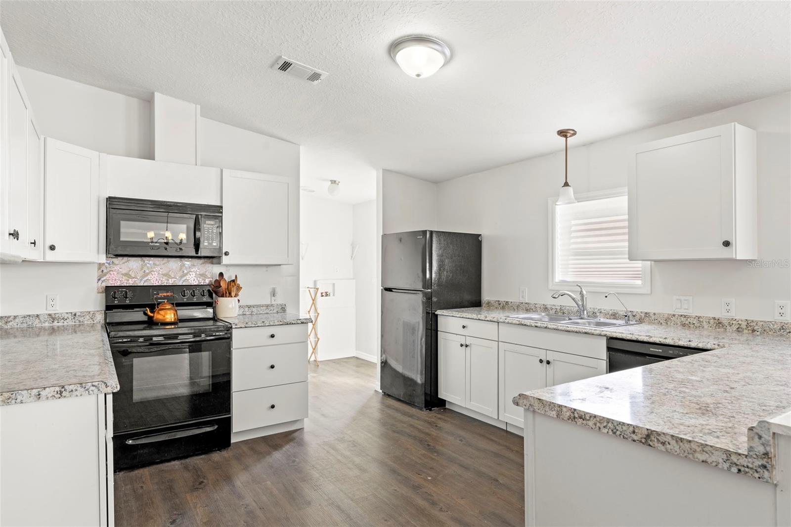 Image 15 of 30 For 7187 Montier Street