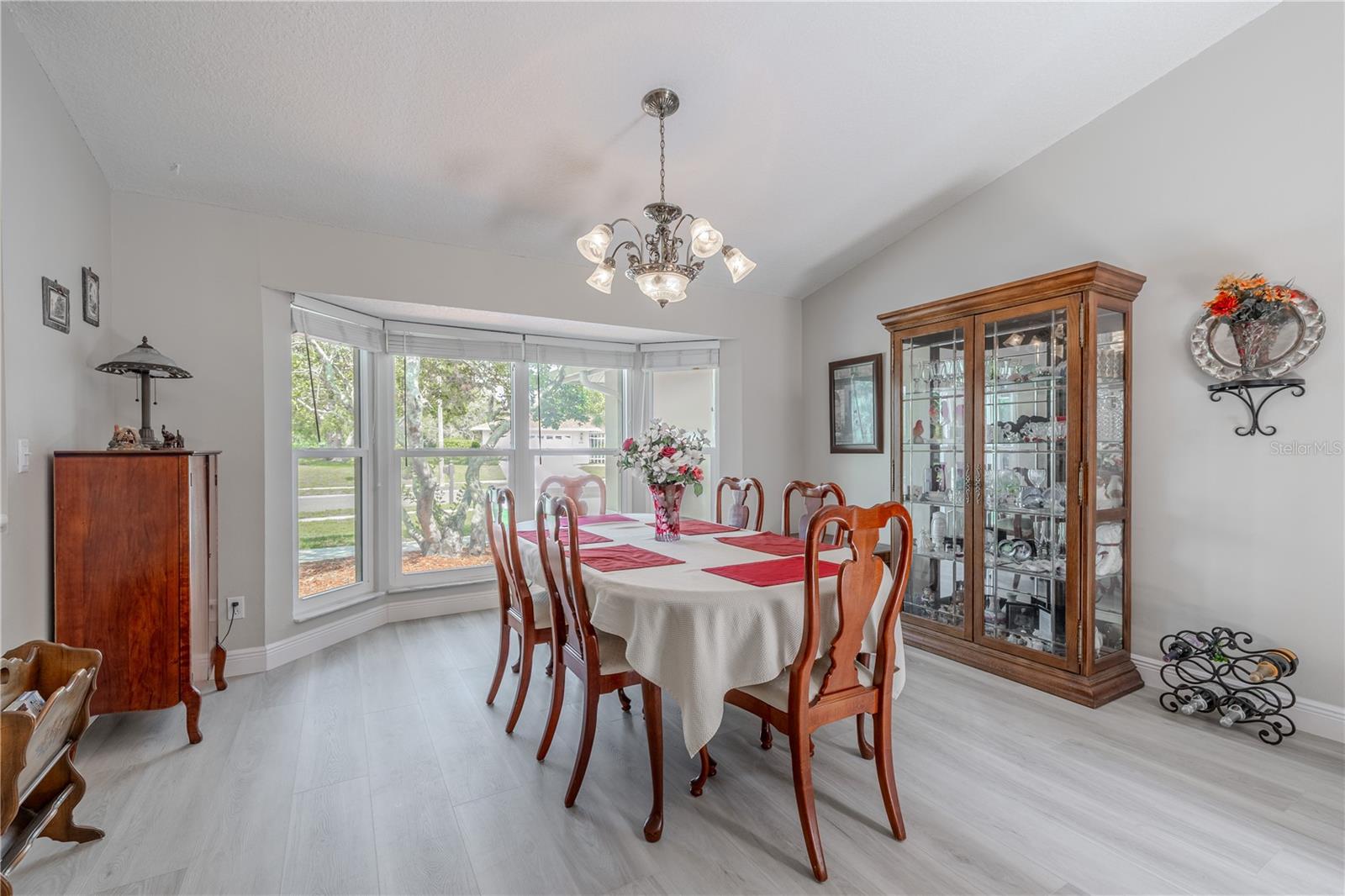 Listing photo id 10 for 465 Holly Hill Road