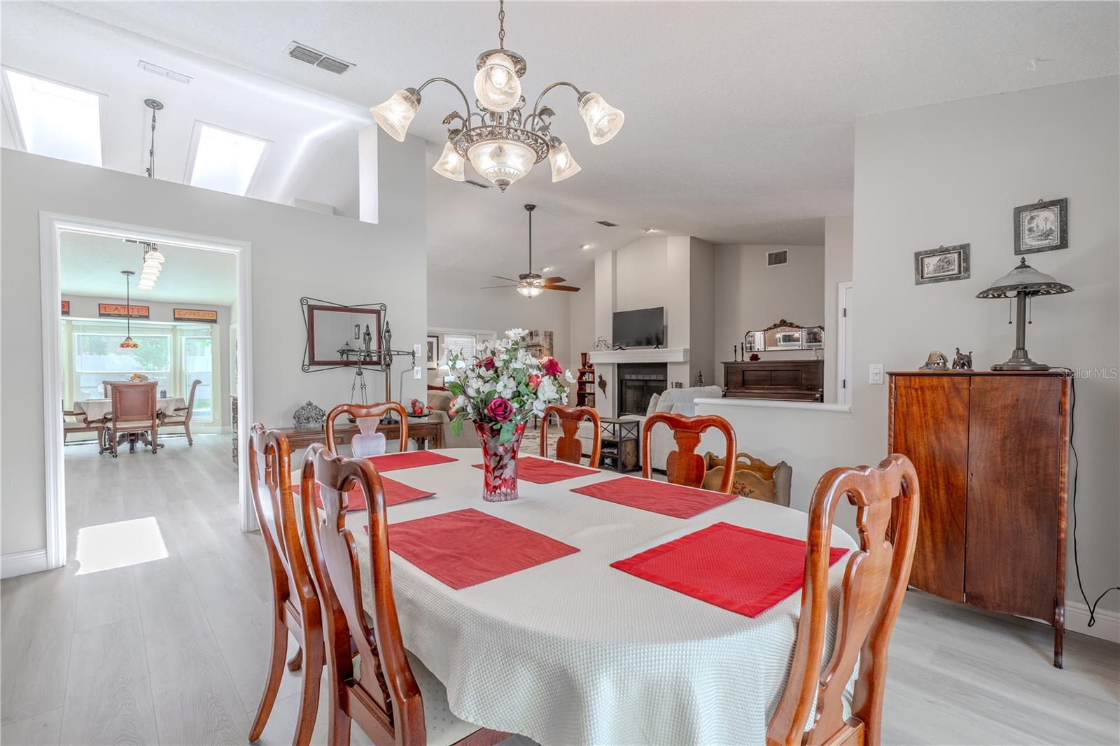 Listing photo id 11 for 465 Holly Hill Road