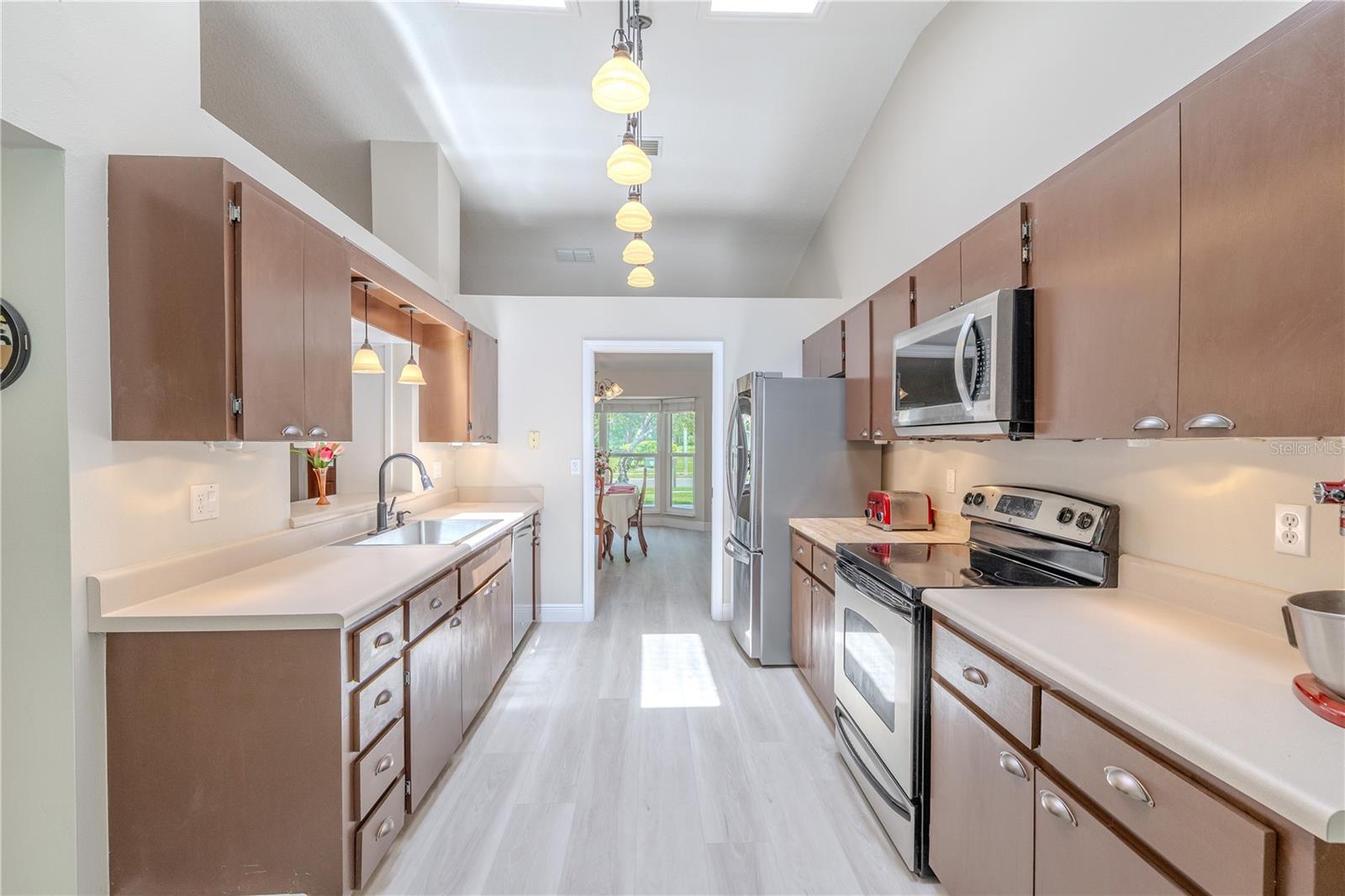 Listing photo id 14 for 465 Holly Hill Road