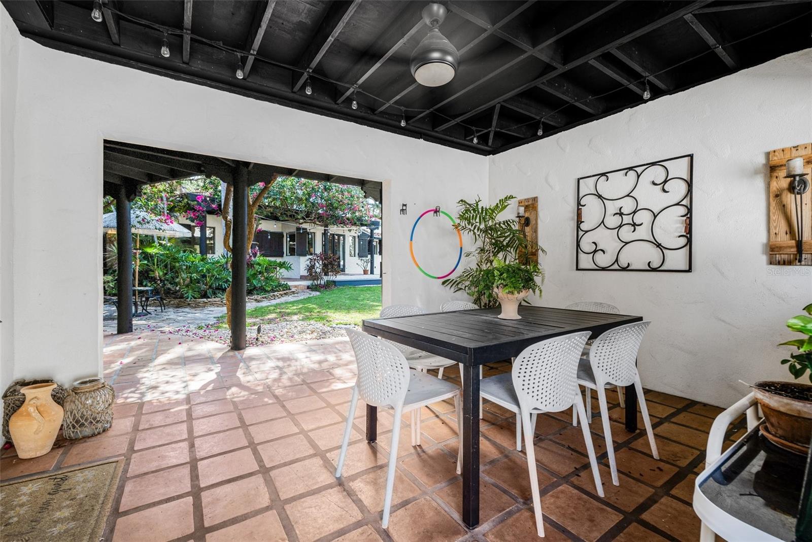Image 30 of 99 For 122 Miramar Boulevard Ne
