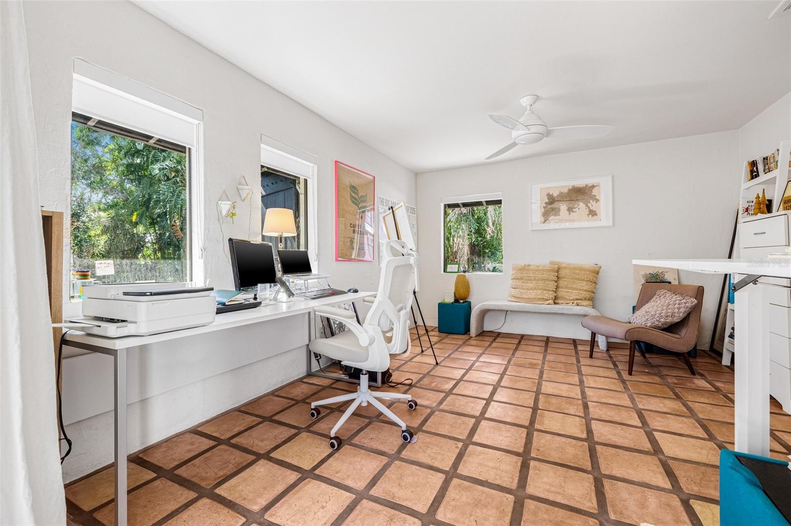 Image 39 of 99 For 122 Miramar Boulevard Ne