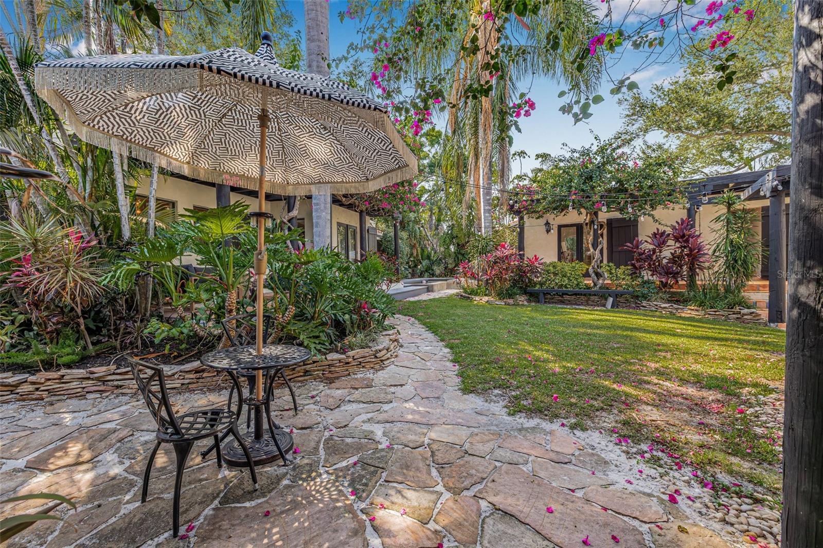 Image 64 of 99 For 122 Miramar Boulevard Ne