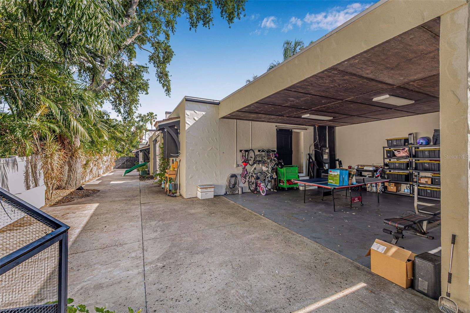 Image 88 of 99 For 122 Miramar Boulevard Ne