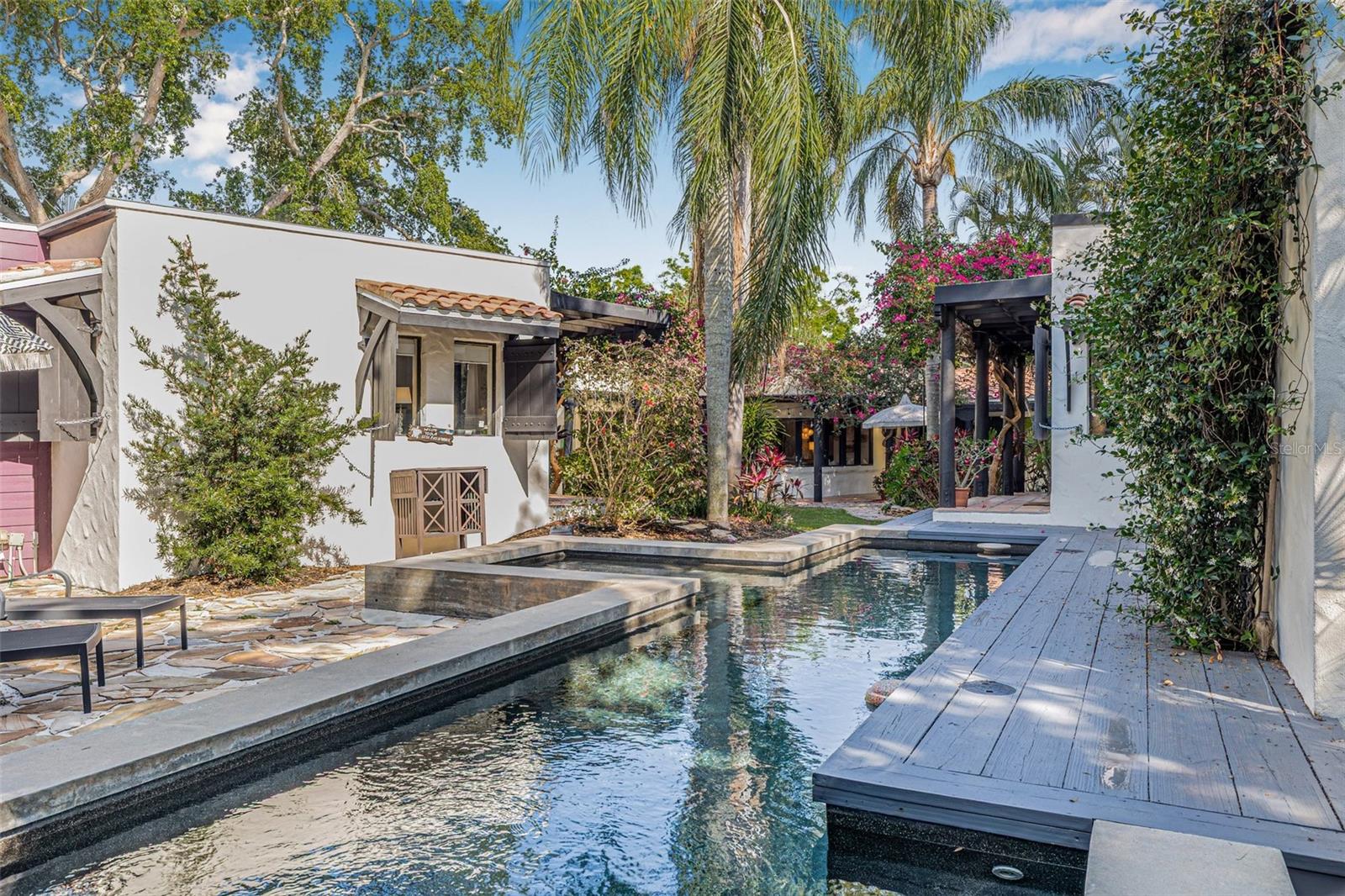 Image 96 of 99 For 122 Miramar Boulevard Ne