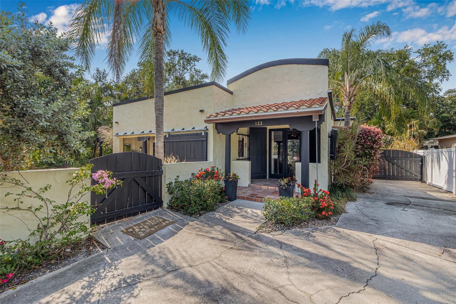Image 97 of 99 For 122 Miramar Boulevard Ne