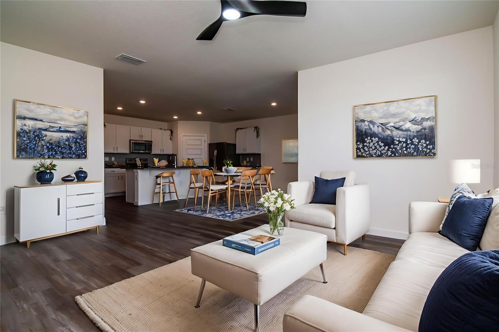 Listing photo id 4 for 9795 Crescent Ray Drive