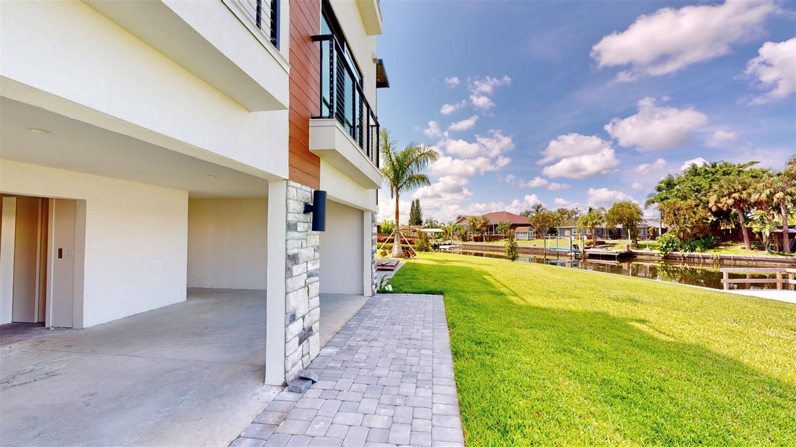 Image 18 of 23 For 771 Gran Kaymen Way