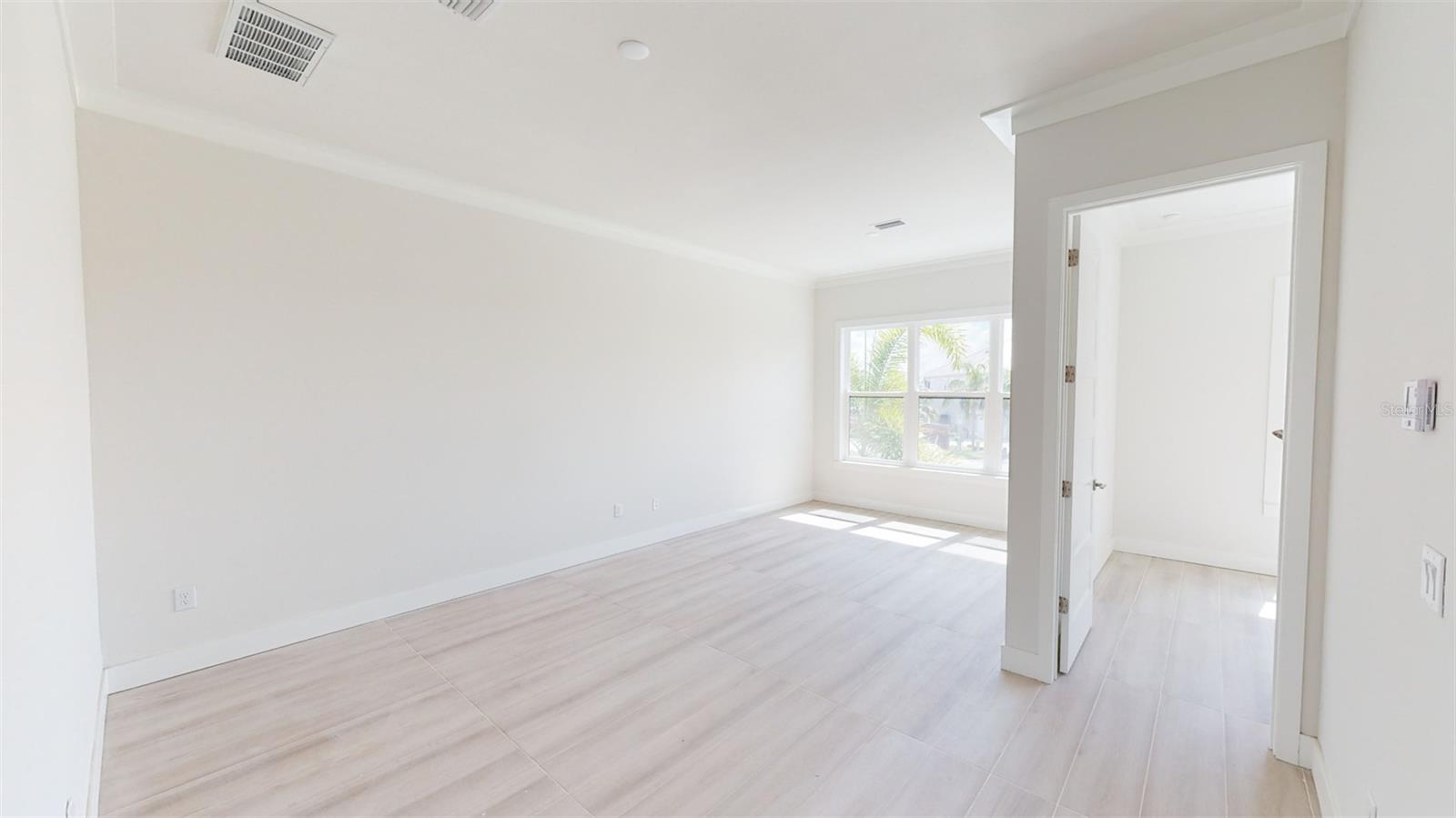 Image 5 of 23 For 771 Gran Kaymen Way