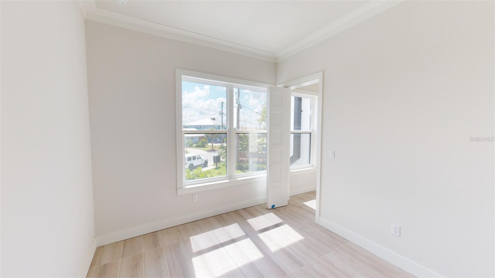 Image 8 of 23 For 771 Gran Kaymen Way