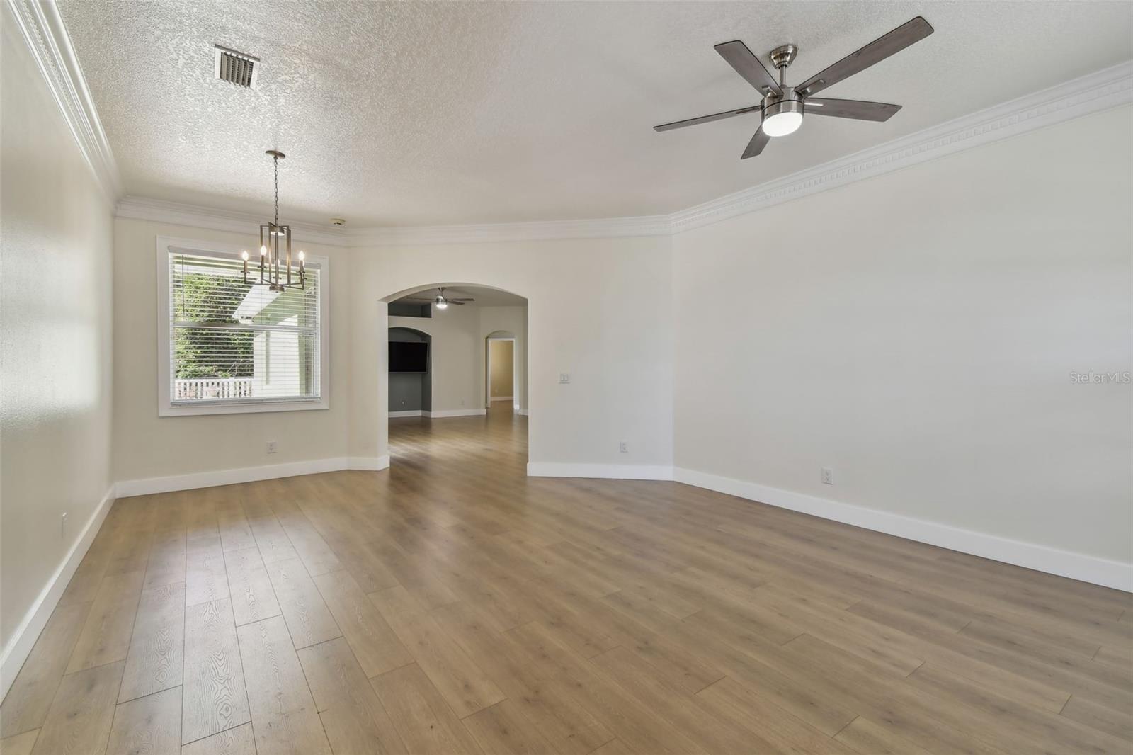 Image 11 of 82 For 9709 Bay Colony Drive