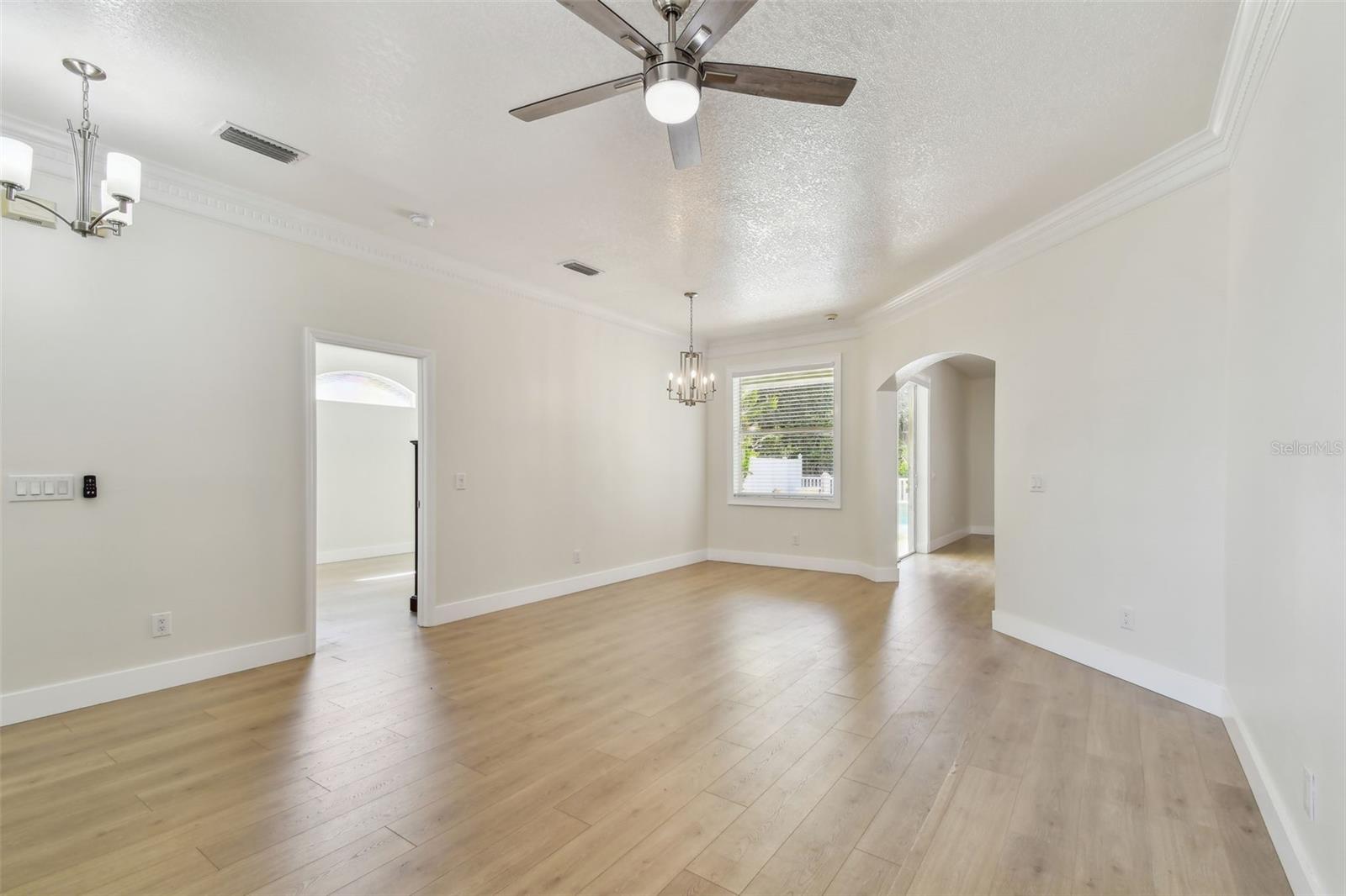 Image 12 of 82 For 9709 Bay Colony Drive