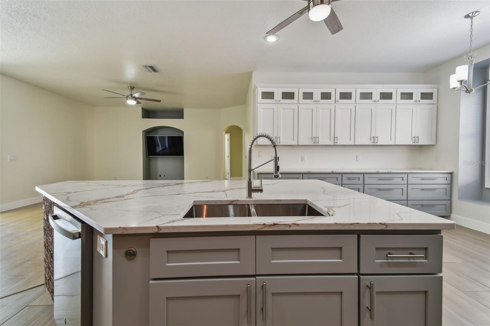 Image 26 of 82 For 9709 Bay Colony Drive