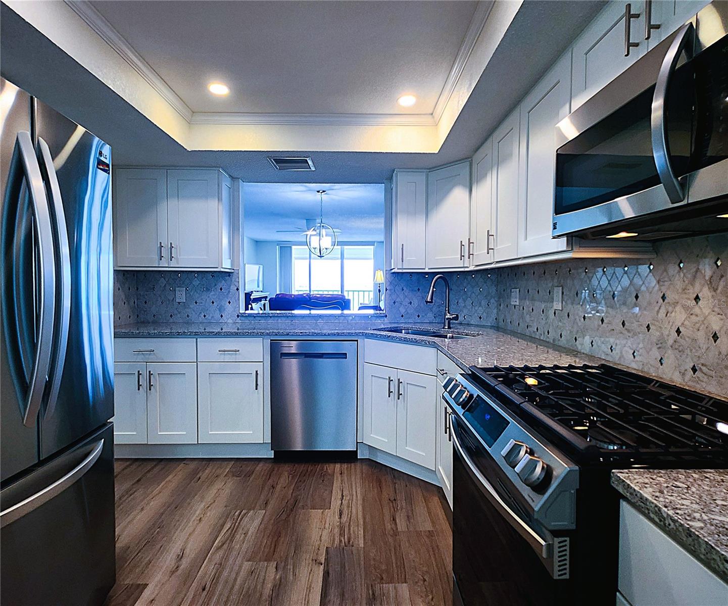 Image 31 of 69 For 6060 Shore Boulevard S 903