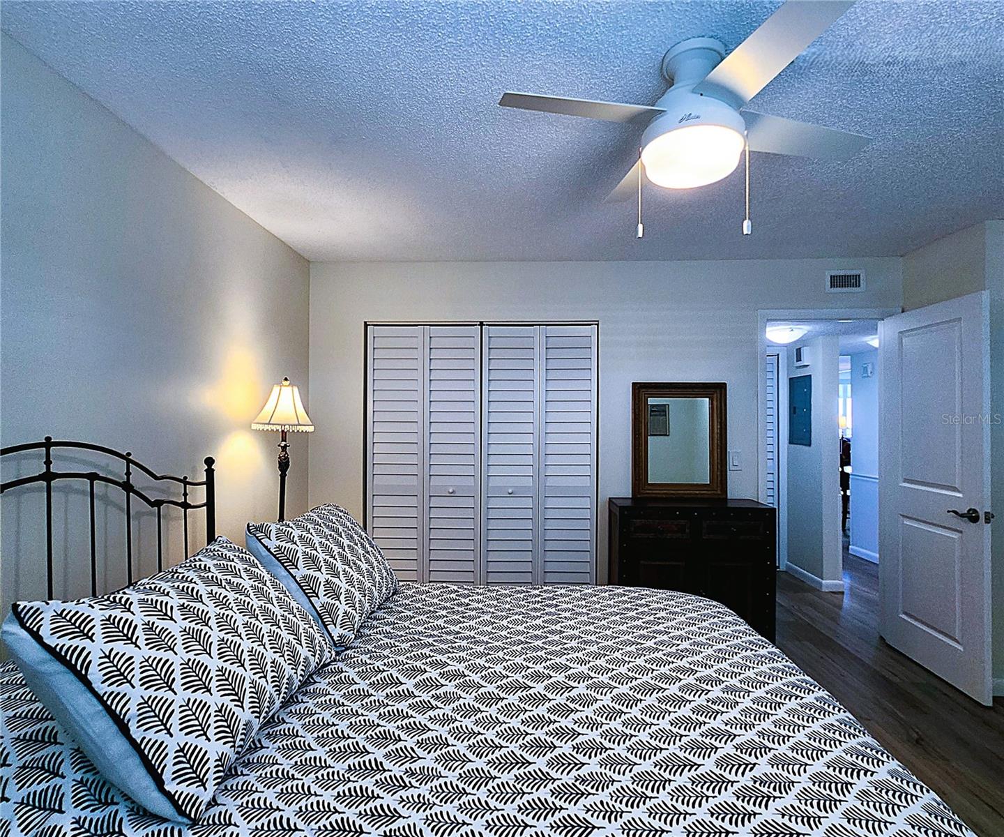 Image 44 of 69 For 6060 Shore Boulevard S 903