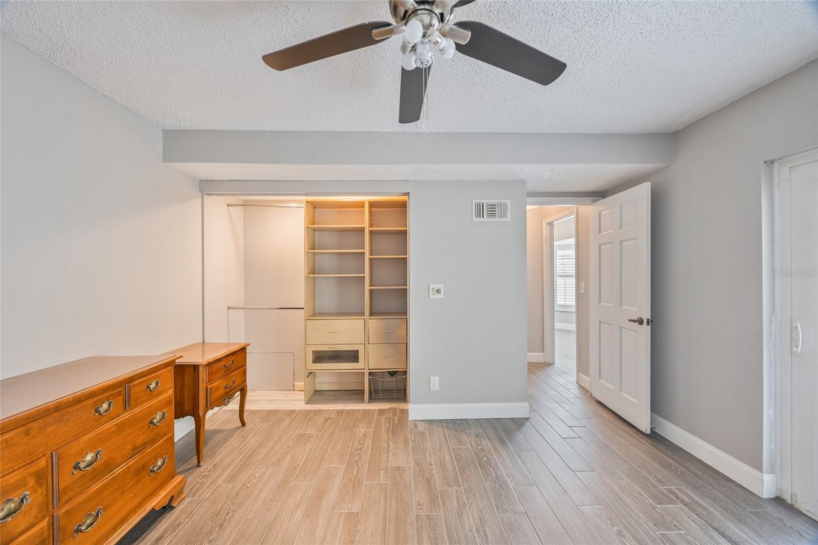 Image 8 of 29 For 4463 Vieux Carre Circle