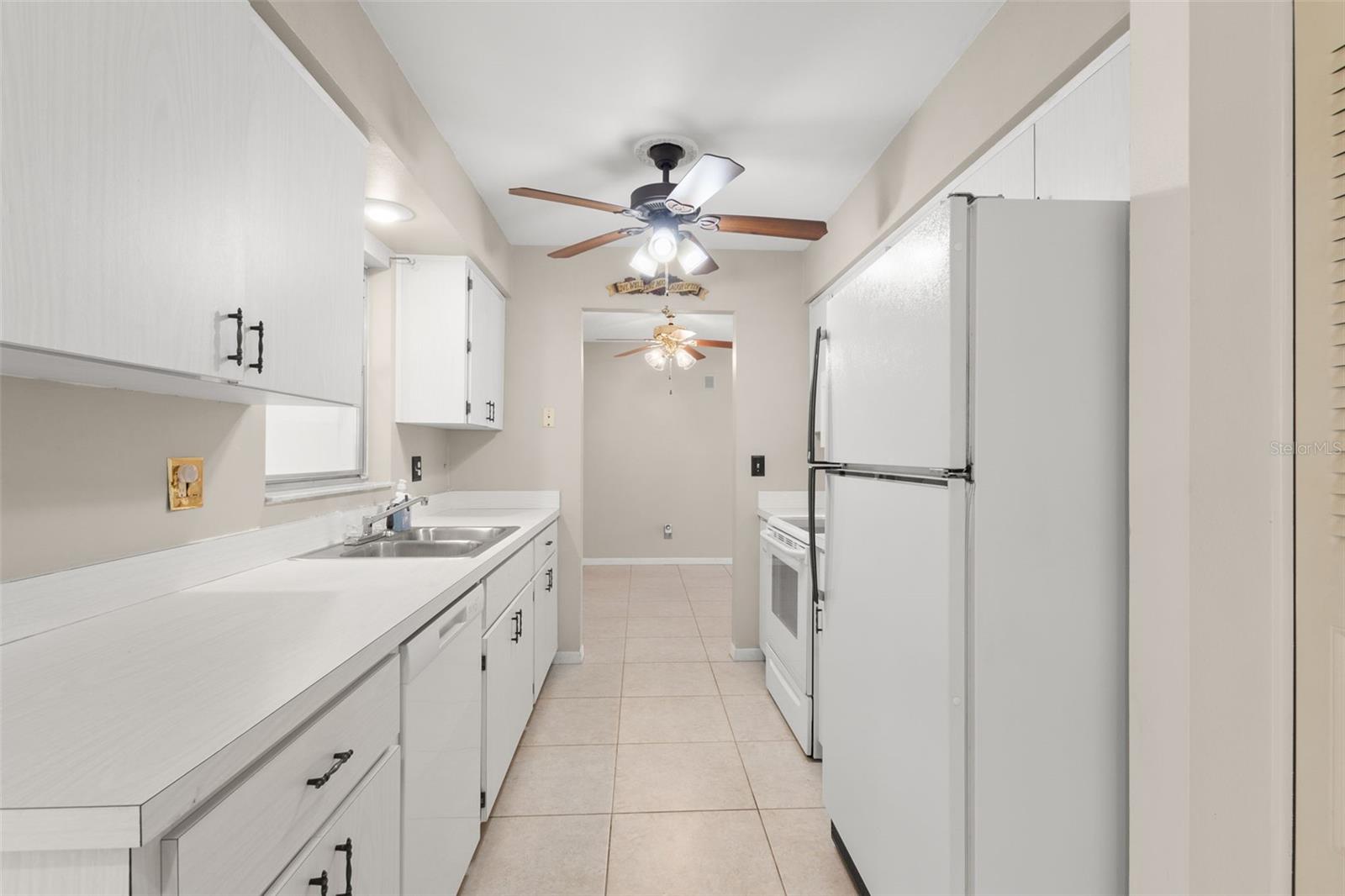 Image 12 of 39 For 2956 Sutherland Court