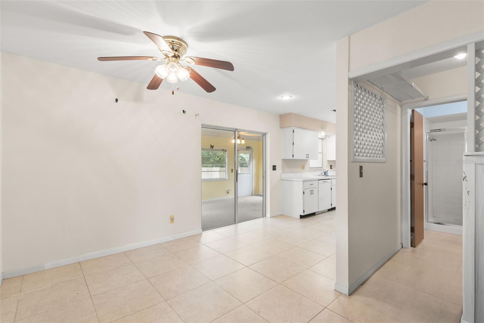 Image 14 of 39 For 2956 Sutherland Court