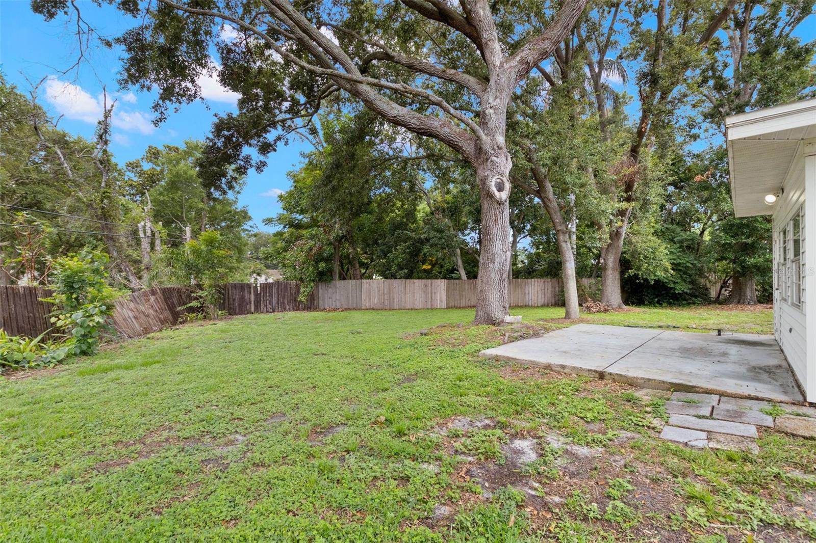 Image 17 of 39 For 2956 Sutherland Court