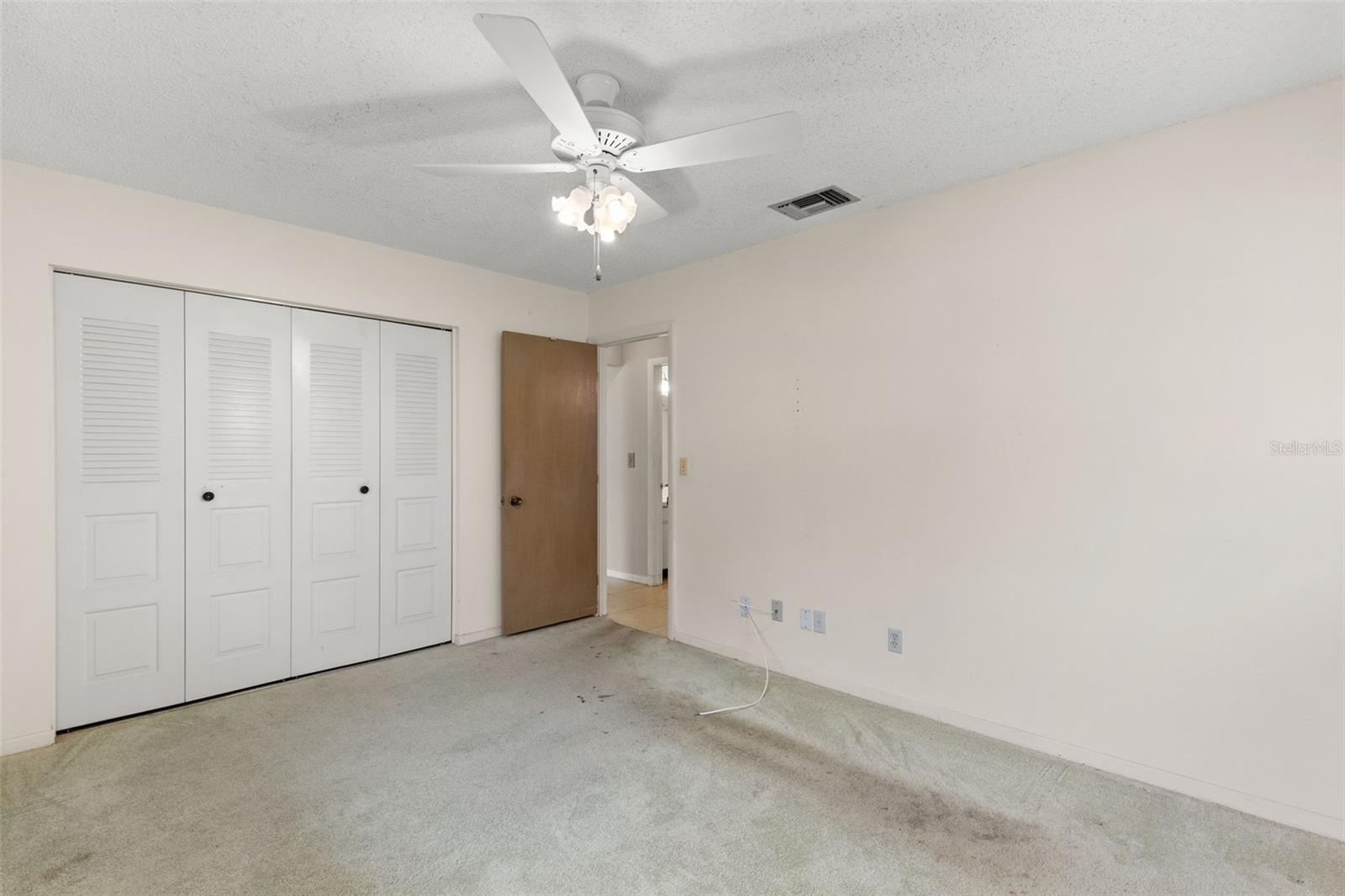 Image 23 of 39 For 2956 Sutherland Court