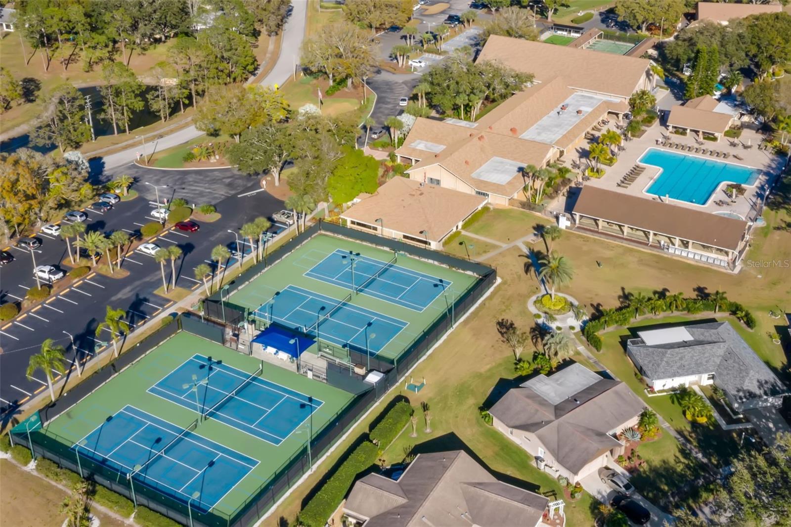 Image 32 of 39 For 2956 Sutherland Court