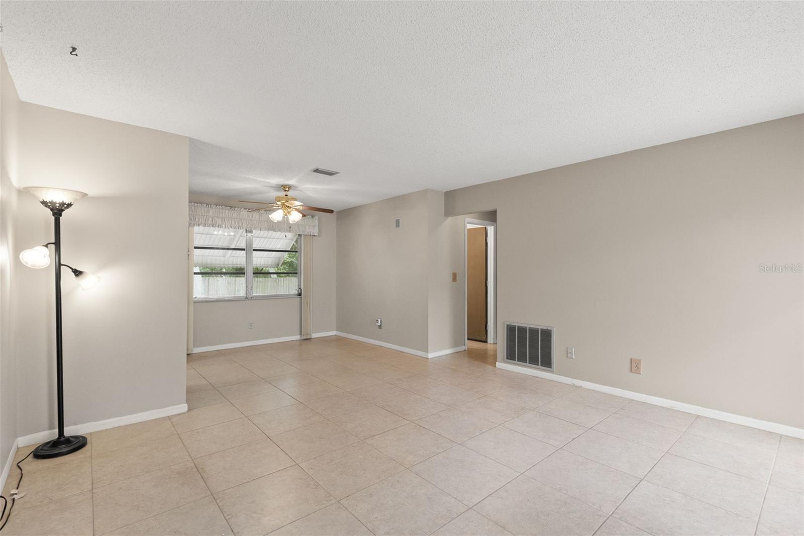 Image 7 of 39 For 2956 Sutherland Court